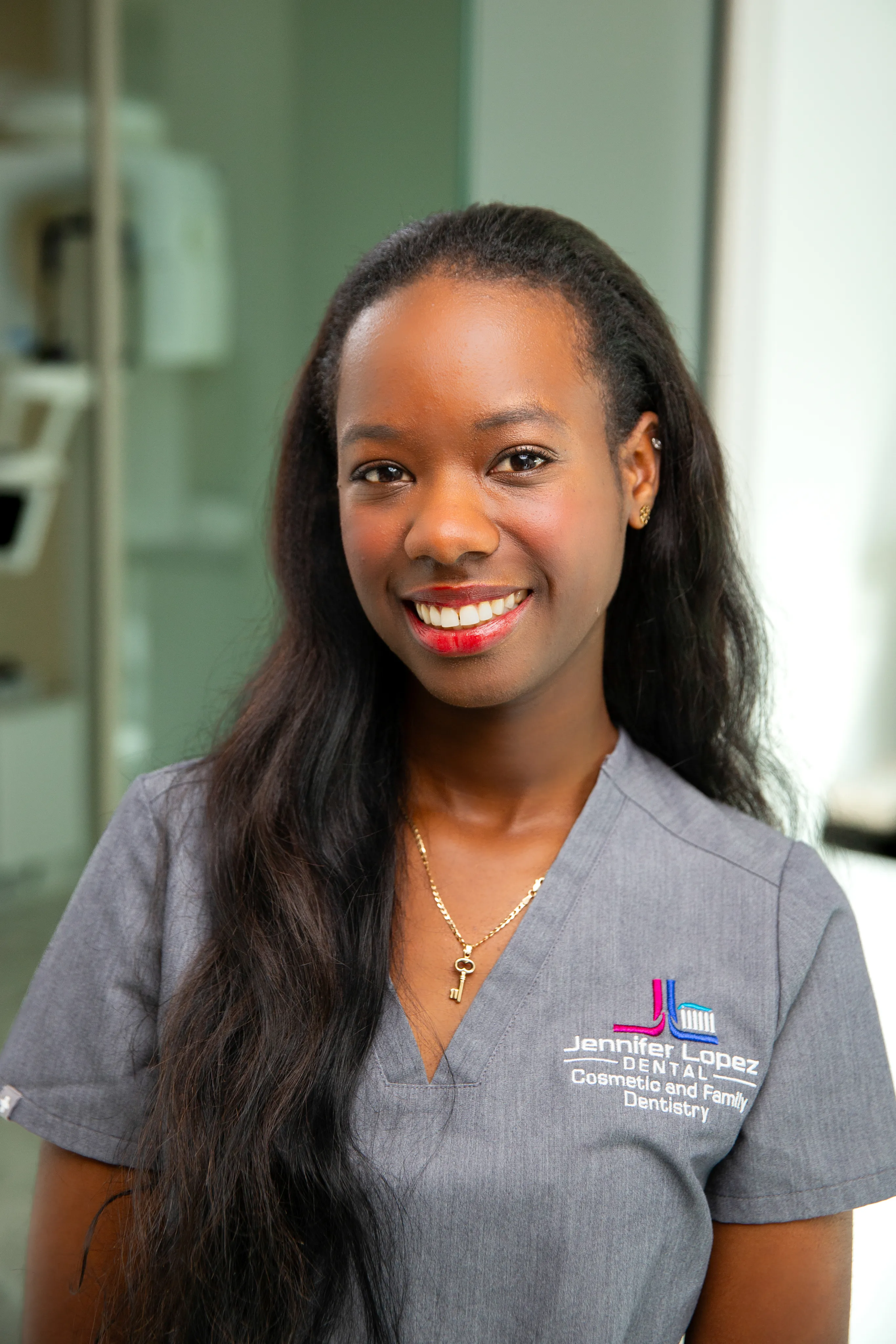 Lorena, Dental Assistant at Jennifer Lopez Dental