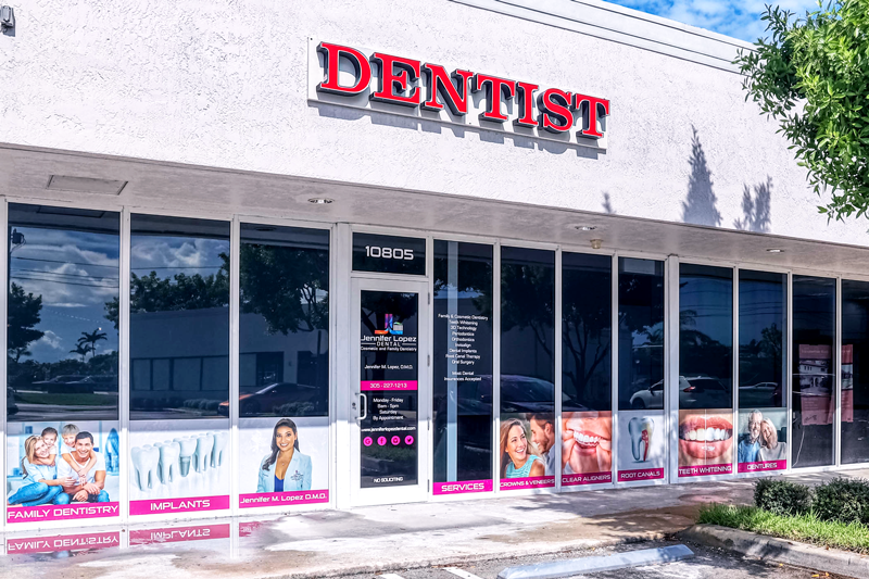 Jennifer Lopez Dental store front